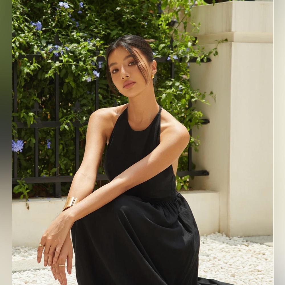 Elegant Black Maxi Dress - Picture 5 of 5